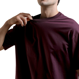 เสื้อยืดผู้ชายโอเวอร์ไซส์ผ้าคอตตอน100% พรีเมี่ยม, ทรงหลวมไหล่ปล่อยยาวปกติกำหนดโลโก้ได้เอง - Product Image 4