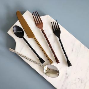 Ensemble de couverts en métal multicolore avec poignée torsadée en fil de fer pour mariage, événement, fête, table, couverts décoratifs - Product Image 1
