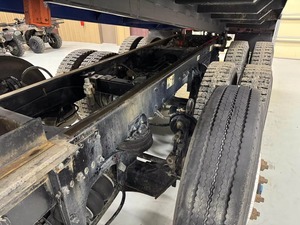 Camión Tractor Comercial Usado 6x4 Diésel, Camión Pesado con Remolque Volquete para Logística y Transporte de Carga - Product Image 2