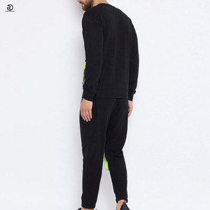 Vente chaude de survêtement en polaire de haute qualité pour hommes avec des ensembles d'hiver à manches longues fabriqués au Pakistan - Product Image 3