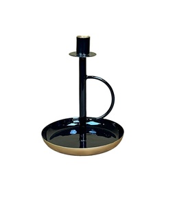 Bougeoir en métal fait main avec motifs complexes Design de qualité supérieure pour une décoration de maison élégante et une ambiance romantique - Product Image 3