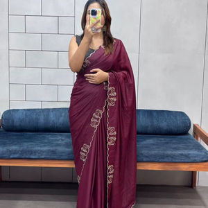 Style Rich Party Wear Saree fori Tissu doux et brillant avec panneau de diamant fait à la main Travail et chemisier de course assorti - Product Image 2