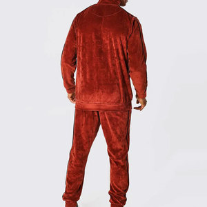 Survêtement en velours pour hommes sur mesure-Design respirant et décontracté pour l'hiver avec logo personnalisé et marque de distributeur - Product Image 2