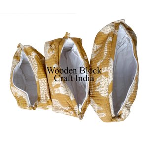 Juego de 3 Bolsas de Cosméticos de Viaje Hechas a Mano en India, Acolchadas, Vintage, con 3 Compartimentos, Estampadas a Mano, para Mujer - Product Image 3