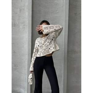 Blusa de Encaje con Medio Cierre de Botones para Mujer, Producto al por Mayor - Product Image 3