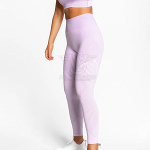 Leggings pour femmes sur mesure en gros, de haute qualité, unis, mi-hauteur, écologiques, respirants, à séchage rapide, en élasthanne/polyester, professionnels - Product Image 3