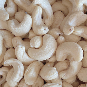 Fournisseur fiable de noix de cajou WW180, WW240, WW320, LP Noix de cajou brutes en gros de Santigo Vietnam - Product Image 1