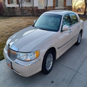 LINCOLN TOWN 2001 USADO, VOLANTE A LA IZQUIERDA/DERECHA - Product Image 1