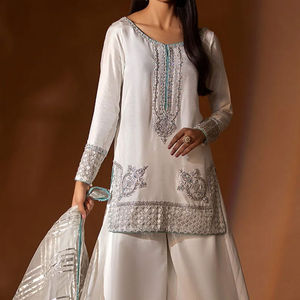 Nouveau Look à la mode Top Sharara Suit et Dupatta avec broderie lourde Sequin Work Gharara Set Party Wear au prix de gros - Product Image 2