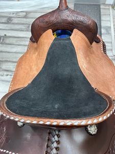 Selle de cheval occidentale de haute qualité avec accessoires en cuir indien d'arbre en plastique de l'exportateur indien - Product Image 5