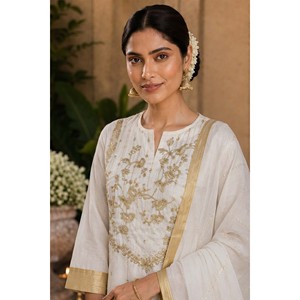 Ensemble Kurti pour femme Zoya Nora en or blanc avec broderie florale et dupatta en viscose - Product Image 2