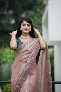 ชุดส่าหรีสไตล์บูติกของชาวอินเดียชุดส่าหรีแบบดั้งเดิมสุดพิเศษชุดปาร์ตี้แฟนซีสำหรับเจ้าสาว - Product Image 4