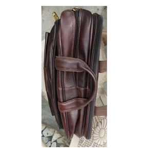 Sac à main de haute qualité en cuir véritable marron personnalisé sac à bandoulière pour ordinateur portable fait à la main unisexe usage officiel - Product Image 6