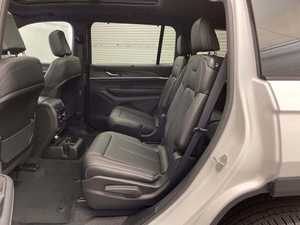 Cherokee L Limited RWD 2024 Usado, Volante a la Izquierda, Bluetooth, Asientos de Cuero Oscuro, Arranque Remoto, Navegación, Panorámico - Product Image 5