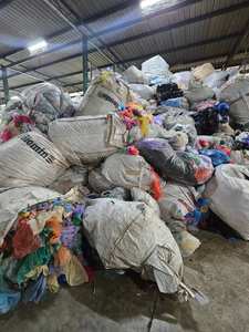 HDPE 100% Masterbatch reciclado 25kg Bolsa Patrón granulado moldeado colorido Productos de caucho natural reprocesado para moldeo por soplado - Product Image 4