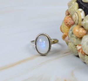 Anillo de Plata de Ley 925 con Piedra Preciosa de Diseño, Anillo de Piedra Lunar Arcoíris en Oferta, Joyería Hecha a Mano con Corte Ovalado, Regalo de Cumpleaños para Fiesta de Bodas - Product Image 3