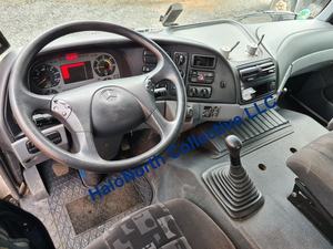 Camion à benne basculante diesel lourd d'occasion 2007 pour Mercedes Benz 1832 4x4 Euro 4, conduite à gauche, capacité de charge de 31 à 40 tonnes, poids total autorisé de 10 à 15 tonnes - Product Image 6