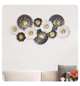 Décoration murale moderne en métal pour le salon, la chambre et le couloir, élégante, antirouille et prête à accrocher. - Product Image 1