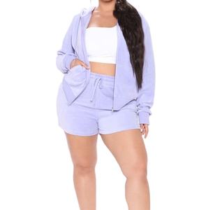 ชุดเซ็ตทูพีซกำมะหยี่สีชมพูสดใสสำหรับผู้หญิง สไตล์เซ็กซี่ เสื้อครอปท็อปและกางเกงขาสั้นเหนือเข่า สำหรับฤดูหนาว ผลิตโดย HI 2026 - Product Image 2