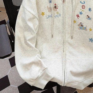 เสื้อฮู้ดซิปมีสไตล์พร้อมดีไซน์ดาวสีสันสดใสทำจากผ้านุ่มเหมาะสำหรับใส่ทุกวันปรับแต่งโลโก้และตัวเลือกสีได้ - Product Image 2