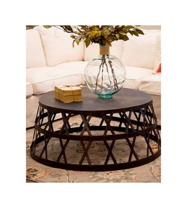 Table d'appoint d'inspiration vintage avec des détails ornés et avec un support en métal noir et un plateau en bois ensemble de 2 à un très bon prix - Product Image 5