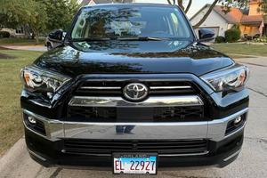 Usado 2024 T-o y-o-t-a 4Runner Limited 4x4 - Product Image 2