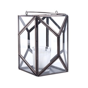 Fabricant en vrac de lanterne en verre soutenue par un cadre en métal idéal pour les mariages avec les tailles de 15.5W X 17H centimètres - Product Image 1