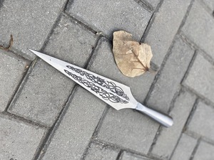 Lance médiévale artisanale en forme de feuille |   Lance en acier de style viking |   Cosplay, LARP et décoration murale avec fourreau - Product Image 3