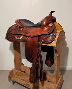 Sillín clásico de cuero Premium occidental con estribos seguros de alto Cantle y asiento acolchado suave para viajes de larga distancia - Product Image 2