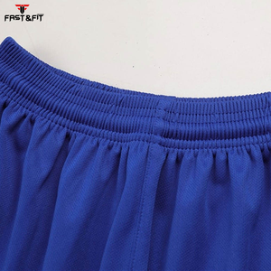 Maillot de football respirant coupe ajustée pour hommes 100% uniforme de football pour hommes de haute qualité fabriqué au Pakistan - Product Image 3