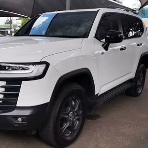 Los Más Vendidos: Toyota Land Cruiser LC300 GR Sport 2023, 225KW, Volante a la Derecha, SUV Usado, Título Limpio - Product Image 2