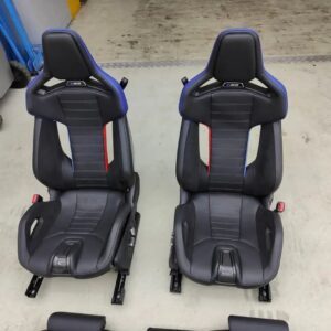 Sièges baquet en carbone M2, noir avec surpiqûres bleues, pour mise à niveau et modification. - Product Image 3