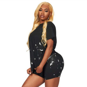 Ensemble T-shirt et short de sport pour femmes, idéal pour la course à pied, l'entraînement et les activités quotidiennes, ensemble court OEM - Product Image 1