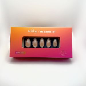 Pearl Dust Press on Nail Elegant and Chic Dust Effect Design - Product Image 3