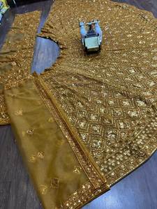 Vente en gros Lumineux Goldan Couleur Latkan & Dentelle Bordure Travail Papillon Net Lehenga Choli Orné de Paillettes Broderie - Product Image 5