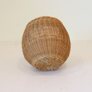 ตะกร้าหวายธรรมชาติทรงกลมสไตล์วินเทจ สำหรับจัดเก็บของใช้ในบ้านและใช้งานอเนกประสงค์บนโต๊ะ - Product Image 5