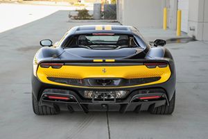 Ferrari 296 GTB Assetto Fiorano 2025, Motor V6 F163 de 3.0 Litros con Doble Turbo, Motor Eléctrico MGU-K - Product Image 3