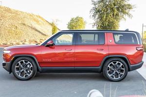 RIVIAN R1S ADVENTURE EDITION 2025 USADO (LHD/RHD) - Product Image 4