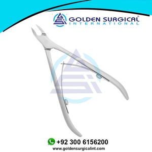 ที่ตัดหนังกำพร้า CUTICLE SMART NIPPERS สำหรับมืออาชีพและผู้เชี่ยวชาญ ผลิตด้วยมือในประเทศปากีสถาน พร้อมตัวป้องกันใบมีด - Product Image 2