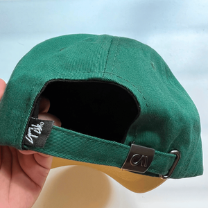หมวกเบสบอลสีเขียว 6 แผง พร้อมโลโก้ H สีขาว ทรงเข้ารูป ผ้าทวิลล์ สำหรับทุกเพศ เหมาะสำหรับกิจกรรมกลางแจ้ง สวมใส่สบาย  พร้อมป้ายโลโก้ทอแบบกำหนดเอง - Product Image 5