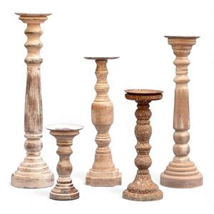 Colección de Portavelas de Madera Desgastada con Formas Vintage Hechas a Mano y Acabado Natural Rústico para Decoración del Hogar Estilo Granja - Product Image 1