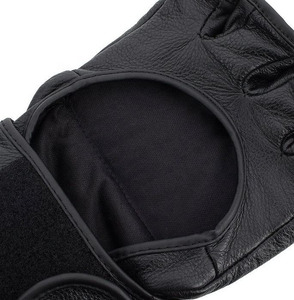 Gants d'entraînement demi-doigts en cuir véritable MMA et Kickboxing unisexe de qualité supérieure avec boucle à crochet réglable et dragonne - Product Image 4