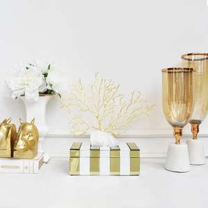 Juego de portavelas de huracán con acabado dorado de 2 diseños para accesorios decorativos de lujo - Product Image 5