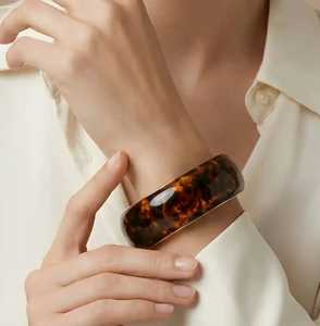 Brazalete de Resina Vintage MN Exports con Patrón de Concha de Tortuga, Brazalete Unisex de Moda, Regalo Islámico - Product Image 6