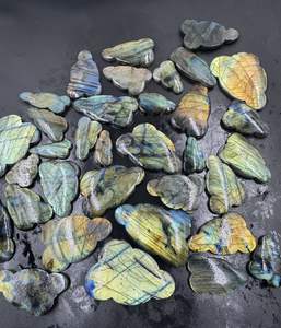 Alta calidad Multi-Flashy Labradorite Piedra preciosa suelta Cabujón de forma elegante suave Fabricación de joyas naturales Tamaño libre al por mayor - Product Image 1