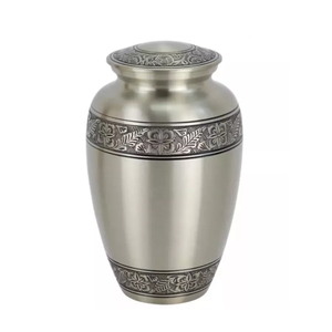 Urnas de cremación de la mejor calidad para adultos, venta al por mayor, urna de suministro funerario de metal de latón de peltre, patrón grabado personalizado, cenizas humanas - Product Image 1