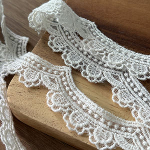 Dentelle en coton brodée de dentelle à motif floral vintage nostalgique de 2 cm pour vêtements, recyclage, décoration intérieure, 0,78 pouce - Product Image 2