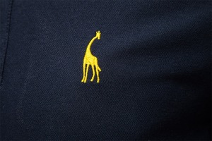 Polo para hombre personalizado, sencillo, transpirable, cómodo, en blanco, 100% algodón, Piqué, logotipo estampado personalizado, negro, ajustado, OEM - Product Image 3