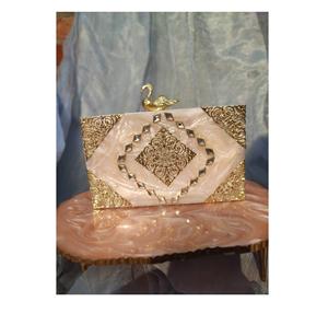 กระเป๋าคลัทช์สำหรับผู้หญิงทำจากยางเรซินหัตถกรรมอินเดีย - Product Image 3