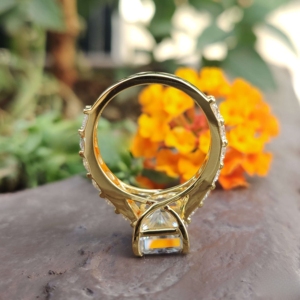 Anillo de banda de solitario de diamante cultivado en laboratorio de corte radiante para mujer Plata de Ley 925 con certificación IGI para boda o fiesta - Product Image 5
